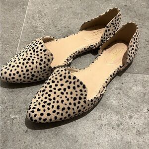 Isaac Mizrahi Cream and Black Flats with Spotted Design